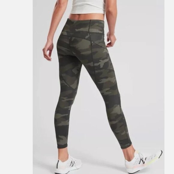 ATHLETA Camo Contender 7/8 Tight in Power Lift Olive Camo Size Small - Picture 3 of 9